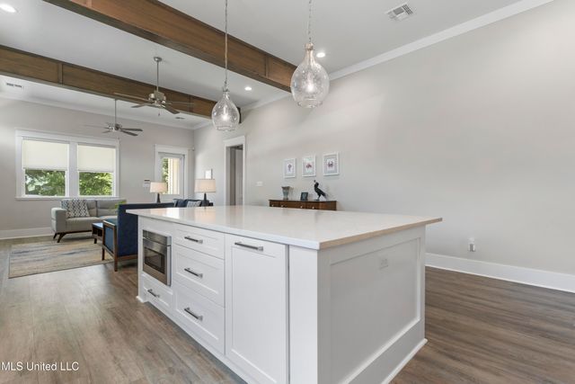 205 Caron Lane, Bay Saint Louis, MS 39520