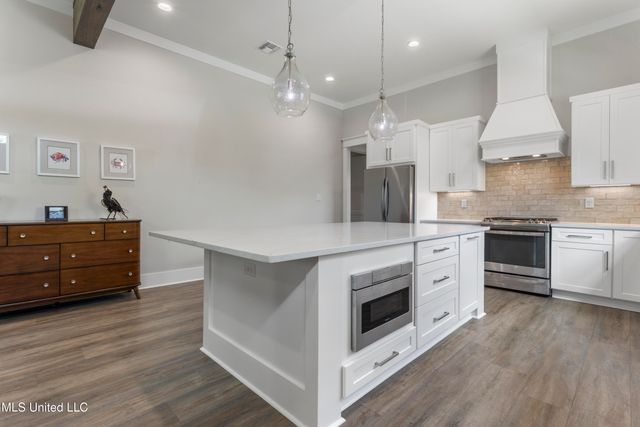 205 Caron Lane, Bay Saint Louis, MS 39520