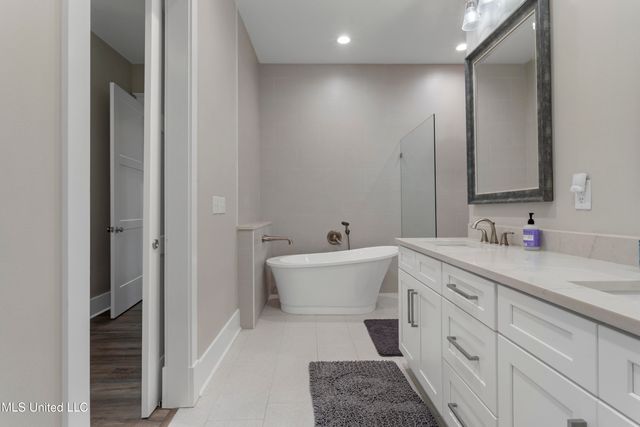 205 Caron Lane, Bay Saint Louis, MS 39520