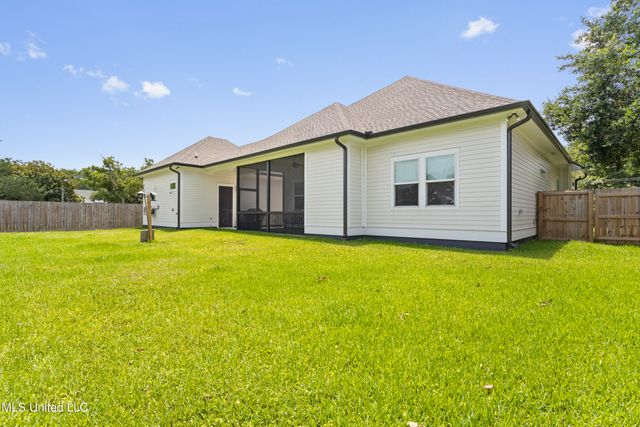 205 Caron Lane, Bay Saint Louis, MS 39520