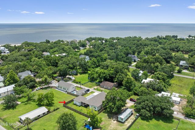 205 Caron Lane, Bay Saint Louis, MS 39520