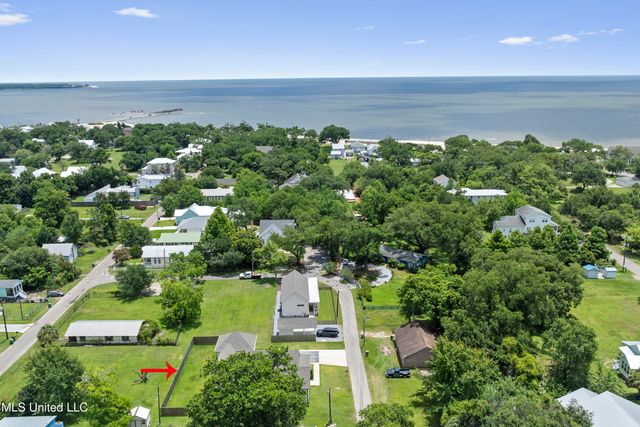 205 Caron Lane, Bay Saint Louis, MS 39520