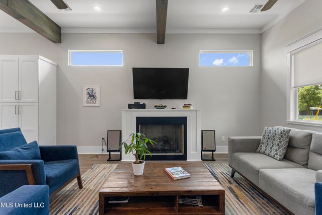 205 Caron Lane, Bay Saint Louis, MS 39520