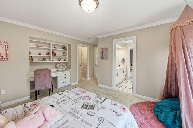 1023 Tulip Tree Lane, West Des Moines, IA 50266