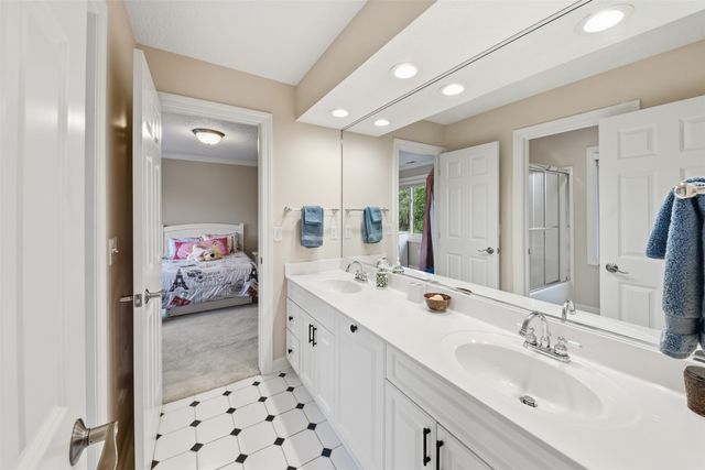 1023 Tulip Tree Lane, West Des Moines, IA 50266