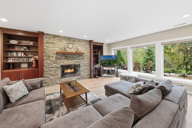 1023 Tulip Tree Lane, West Des Moines, IA 50266