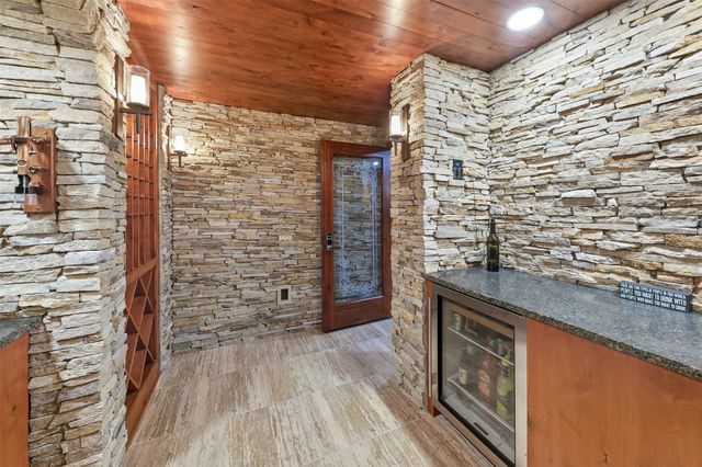 1023 Tulip Tree Lane, West Des Moines, IA 50266