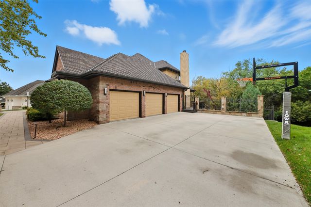 1023 Tulip Tree Lane, West Des Moines, IA 50266