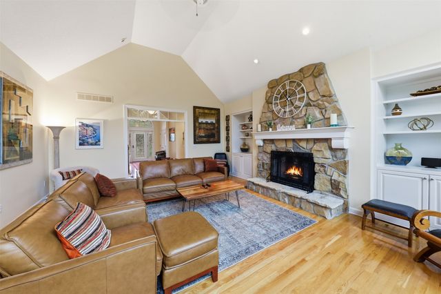 1023 Tulip Tree Lane, West Des Moines, IA 50266