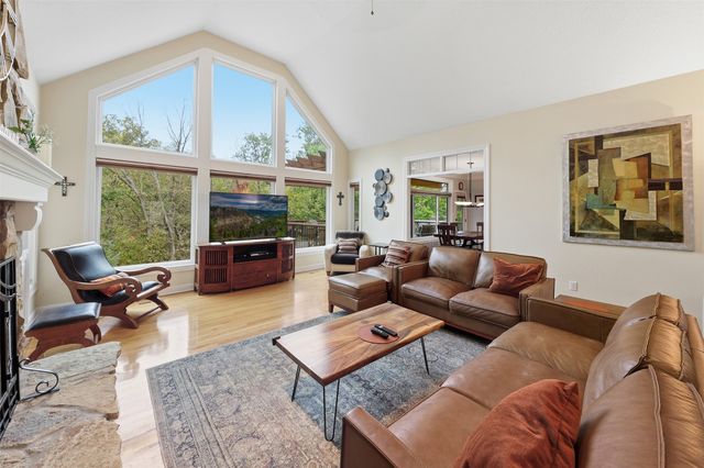 1023 Tulip Tree Lane, West Des Moines, IA 50266