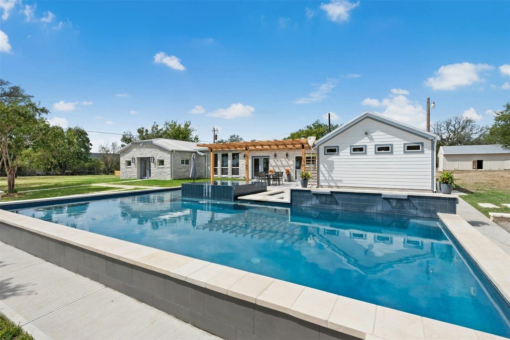 14300 Summit View DR, Leander, TX 78641