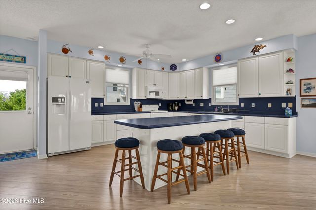 19 & 13 E Charlotte Street, Wrightsville Beach, NC 28480