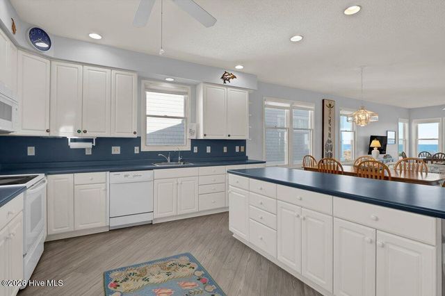 19 & 13 E Charlotte Street, Wrightsville Beach, NC 28480