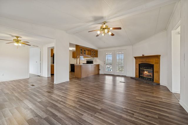 9 Cordell Hull Ln, Elmwood, TN 38560