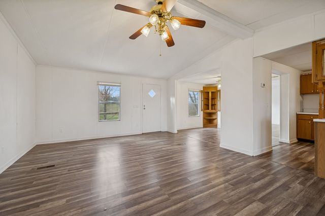 9 Cordell Hull Ln, Elmwood, TN 38560