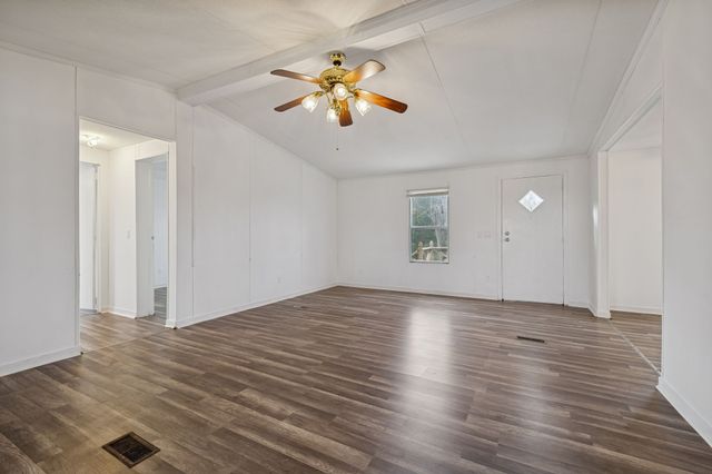 9 Cordell Hull Ln, Elmwood, TN 38560