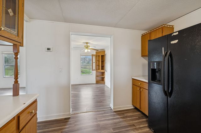 9 Cordell Hull Ln, Elmwood, TN 38560