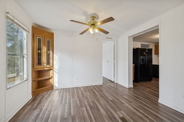 9 Cordell Hull Ln, Elmwood, TN 38560