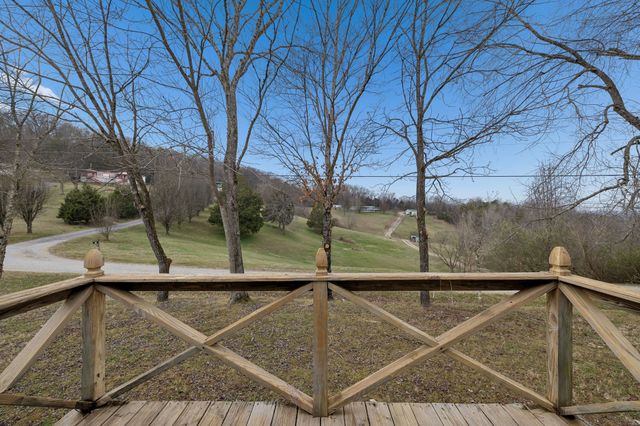 9 Cordell Hull Ln, Elmwood, TN 38560