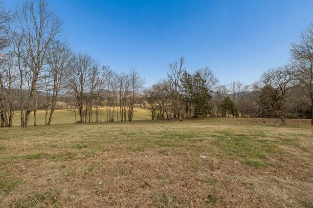 9 Cordell Hull Ln, Elmwood, TN 38560