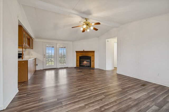 9 Cordell Hull Ln, Elmwood, TN 38560