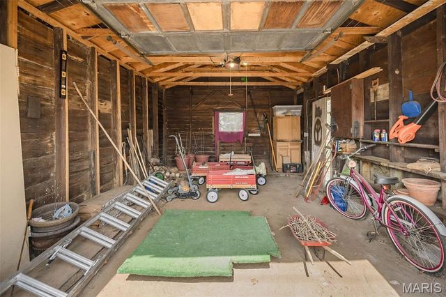 5242 Quincy Street, St Louis, MO 63109