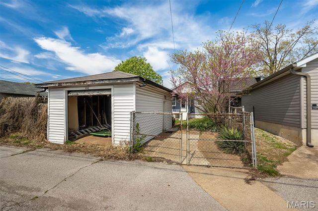 5242 Quincy Street, St Louis, MO 63109