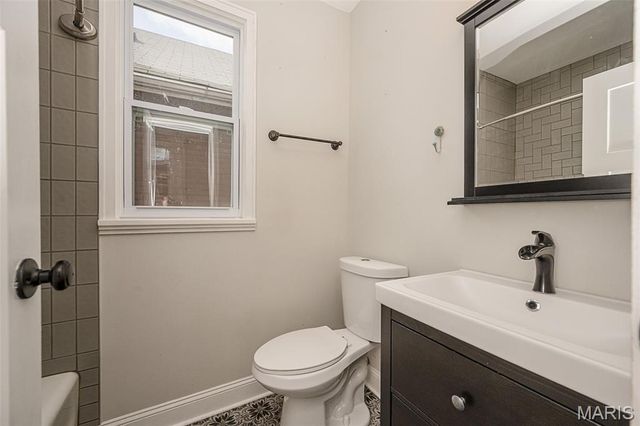 5242 Quincy Street, St Louis, MO 63109