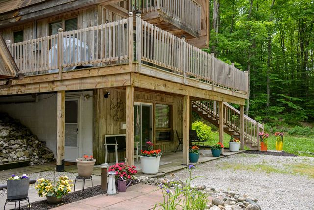 2481 S Schomberg Road, Lake Leelanau, MI 49653