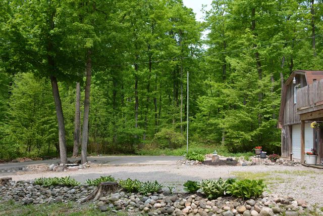 2481 S Schomberg Road, Lake Leelanau, MI 49653