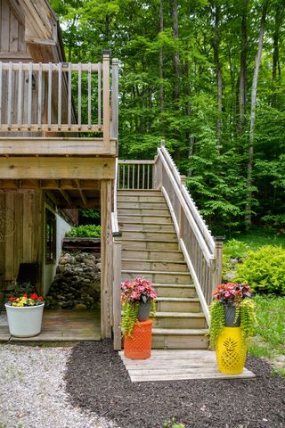 2481 S Schomberg Road, Lake Leelanau, MI 49653