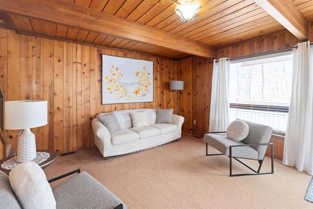 2481 S Schomberg Road, Lake Leelanau, MI 49653