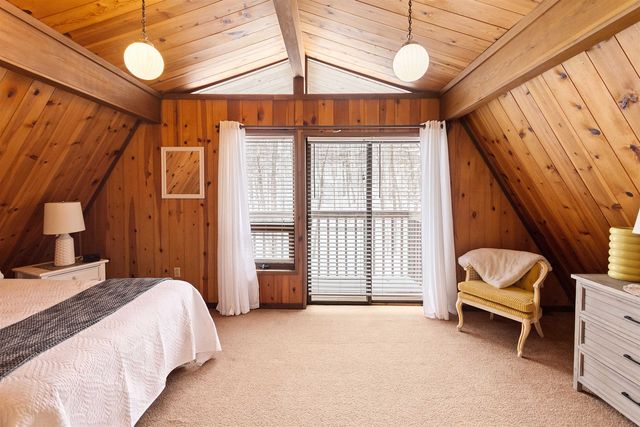 2481 S Schomberg Road, Lake Leelanau, MI 49653