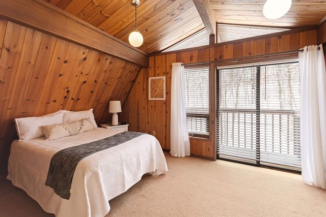 2481 S Schomberg Road, Lake Leelanau, MI 49653