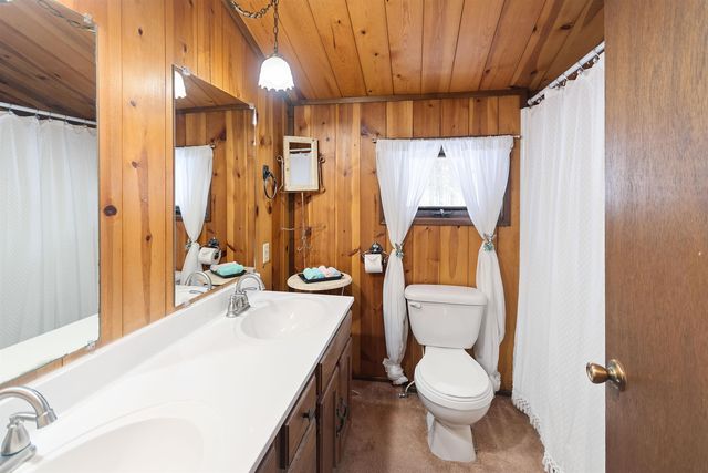 2481 S Schomberg Road, Lake Leelanau, MI 49653