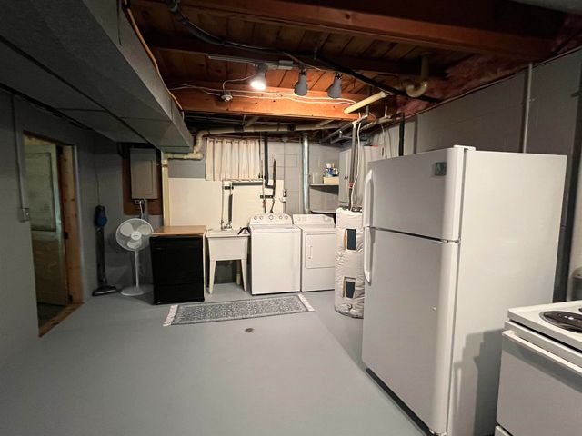 2481 S Schomberg Road, Lake Leelanau, MI 49653