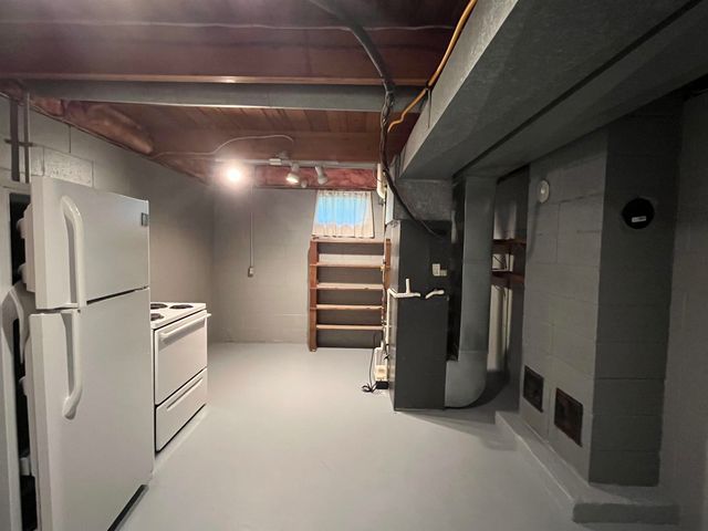 2481 S Schomberg Road, Lake Leelanau, MI 49653