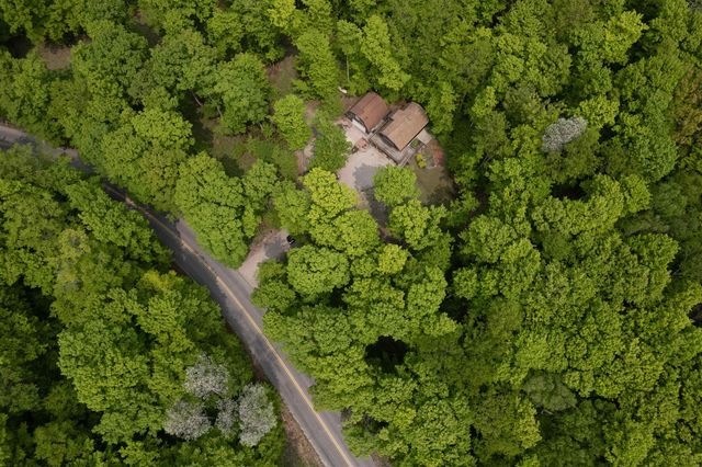 2481 S Schomberg Road, Lake Leelanau, MI 49653