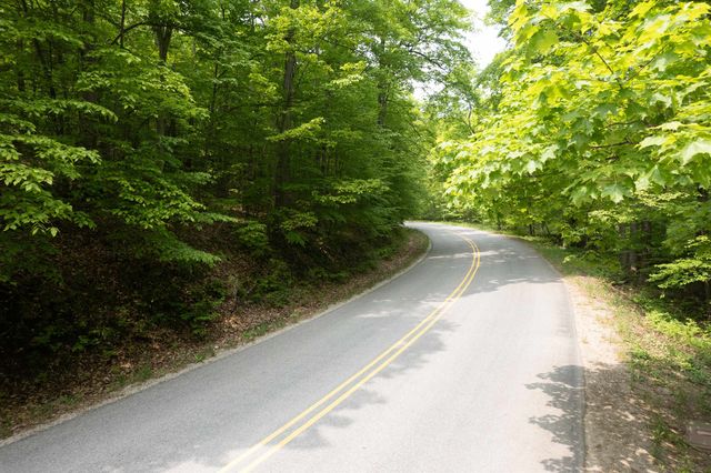 2481 S Schomberg Road, Lake Leelanau, MI 49653