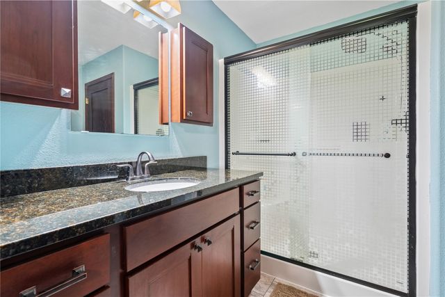 470 Irish Ct, Marion, IA 52302