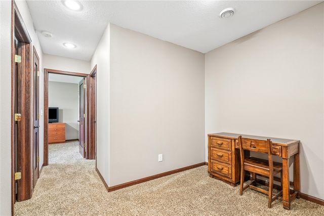 470 Irish Ct, Marion, IA 52302