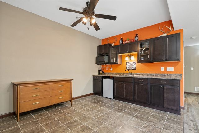 470 Irish Ct, Marion, IA 52302