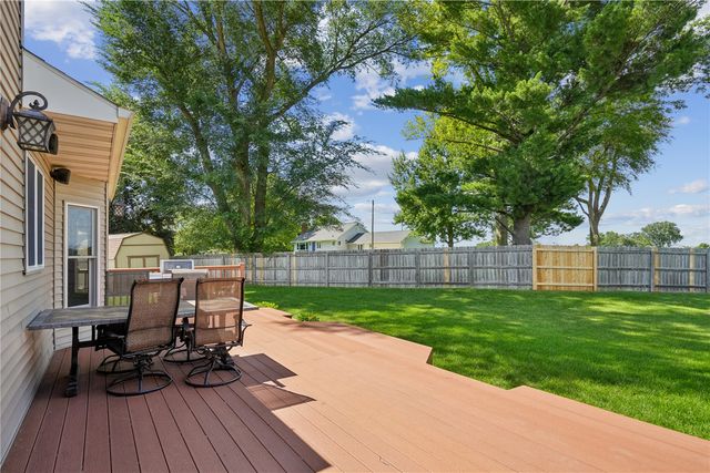 470 Irish Ct, Marion, IA 52302