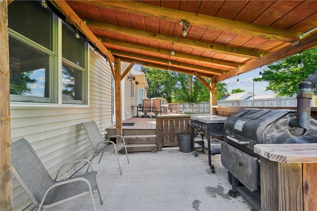470 Irish Ct, Marion, IA 52302