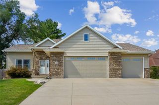 470 Irish Ct, Marion, IA 52302