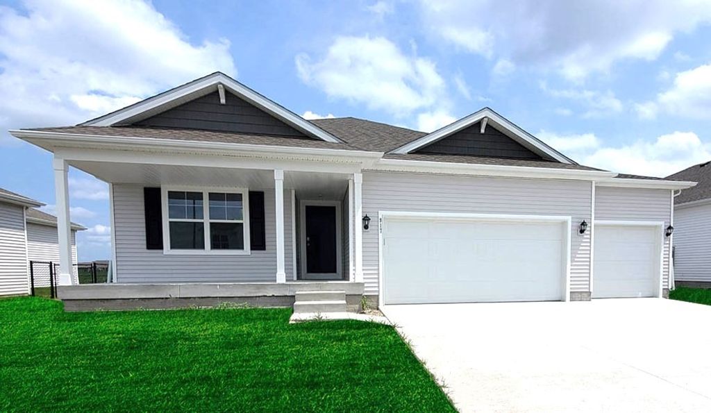 2247 SE Creekhill Way, West Des Moines, IA 50265