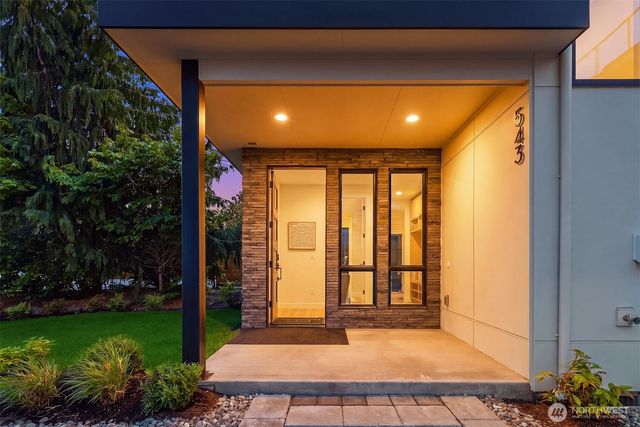 543 16th Avenue W, Kirkland, WA 98033