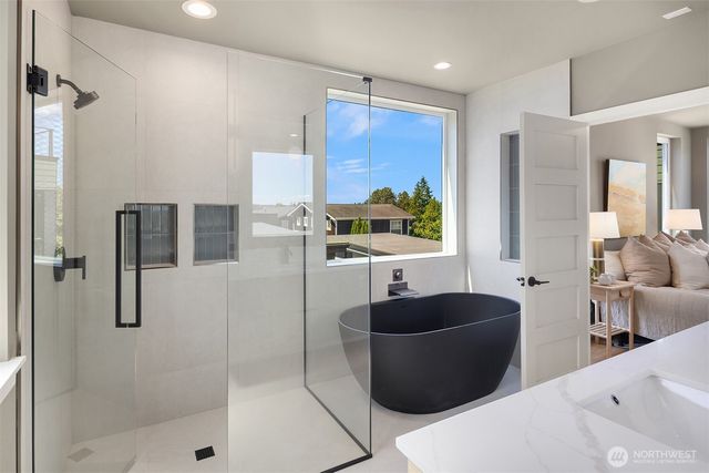 543 16th Avenue W, Kirkland, WA 98033
