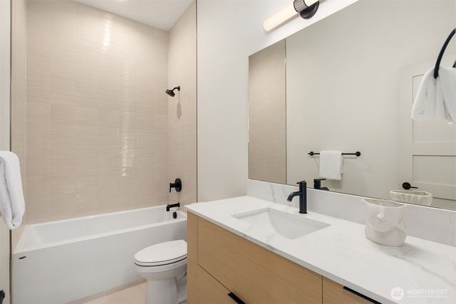 543 16th Avenue W, Kirkland, WA 98033