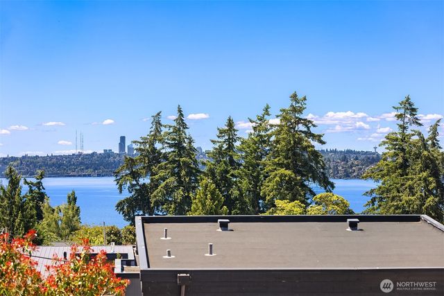 543 16th Avenue W, Kirkland, WA 98033